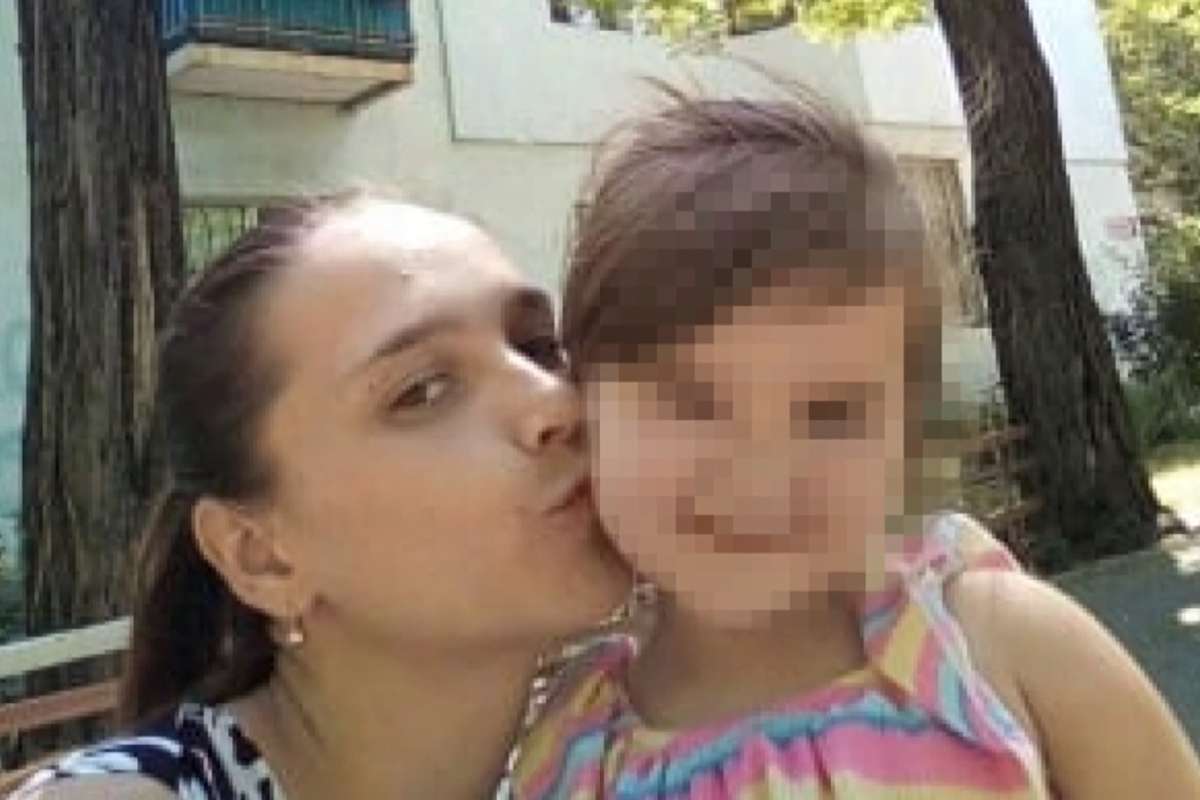 Mum ‘strangles newborn daughter to death & hides body from her husband in the bathroom before throwing her in rubbish’