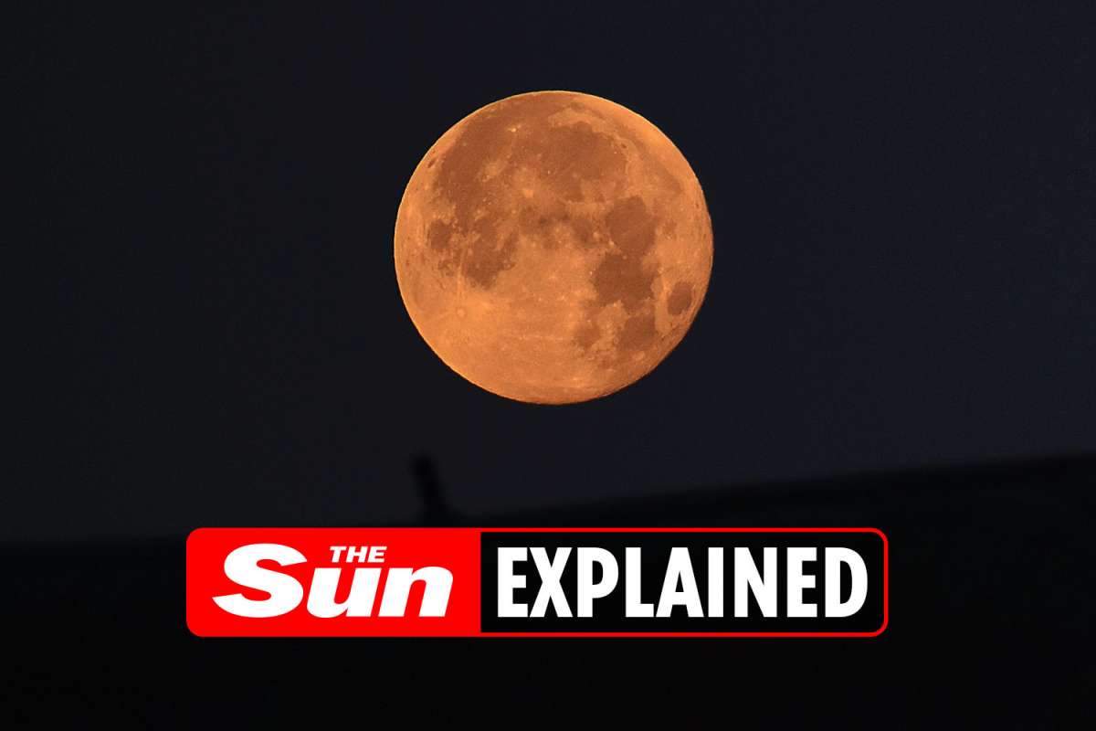 Why does the moon look red?