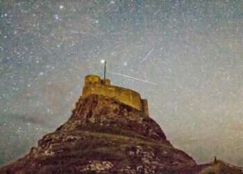 What is a meteor shower and where can I see shooting stars in the UK?
