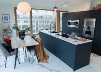 Things to consider when choosing aFlooring 2