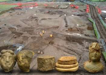 Roman town and stunning artefacts over 2,000 YEARS old unearthed along HS2 route