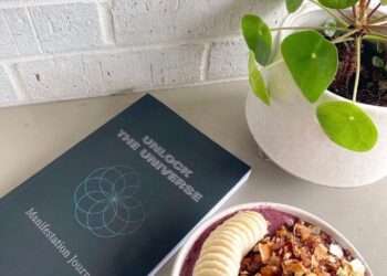 Unlock the Universe Teaches People to Manifest the Lives they Want