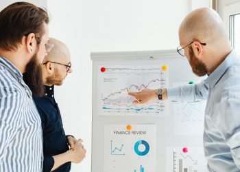 A-leading-investment-firm-is-assisting-small-and-medium-sized-enterprises-in-navigating-turbulent-times