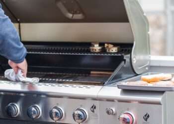 I’m a cleaning pro – there’s a £3 trick to get your BBQ sparkling & a reason why you should steer clear of wiping down