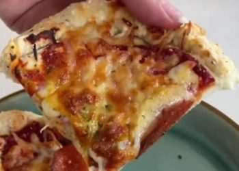 I made a pizza in my air fryer using just two ingredients for the dough – it tastes amazing & is less than 500 calories