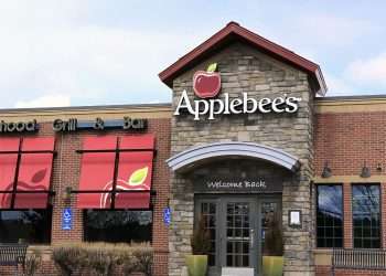 Which restaurants are open on Christmas Day?