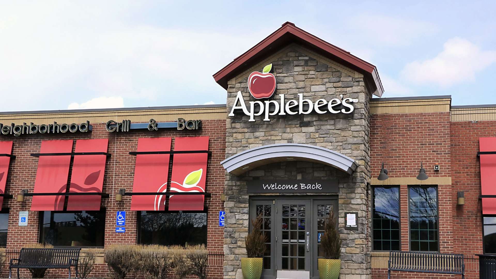 Which restaurants are open on Christmas Day?