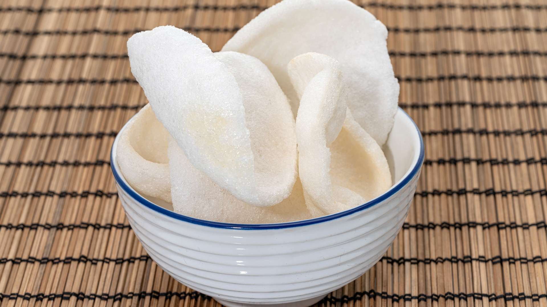 Foodie tells take-away fans we’ve been eating prawn crackers wrong & the ‘right’ way makes them so much more delicious