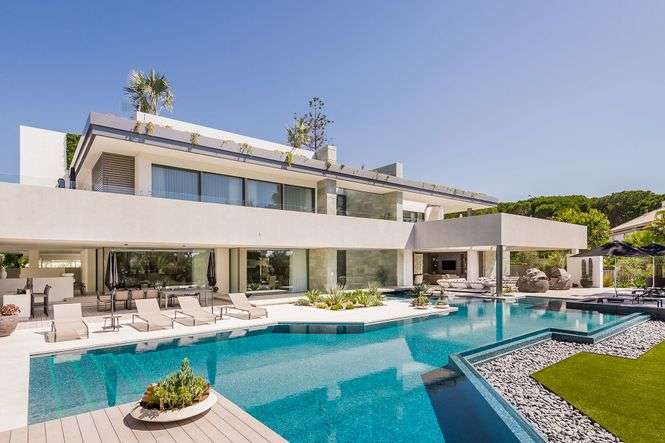 AMARANTE LUXURY VILLAS AND APARTMENTS PROVIDES A HUGE COLLECTION OF LUXURY VILLAS IN MARBELLA FOR RENT.