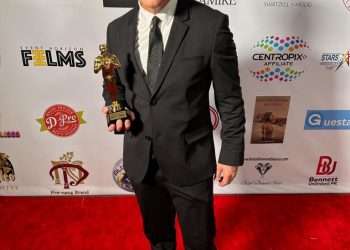 Douglas Vermeeren wins BEST ACTOR Award!