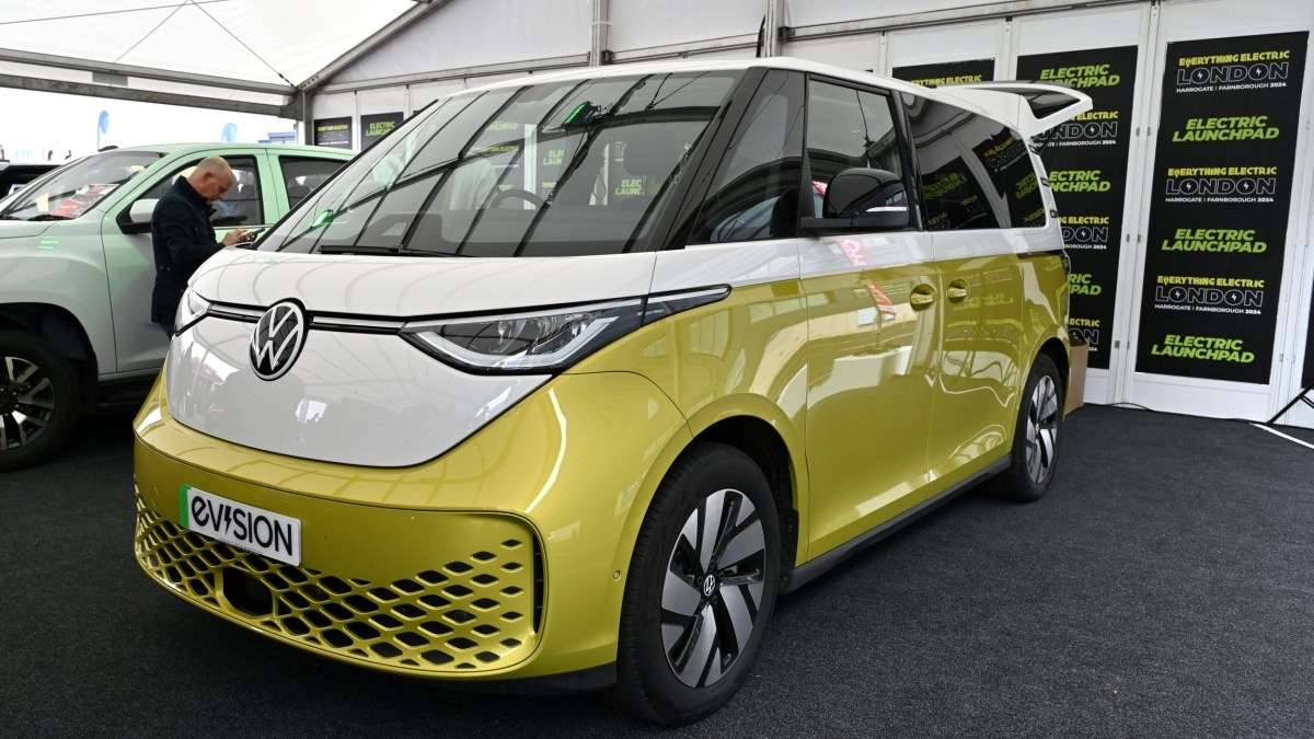 Car makers pile pressure on Government for deal with EU to avoid post-Brexit electric vehicle price rises