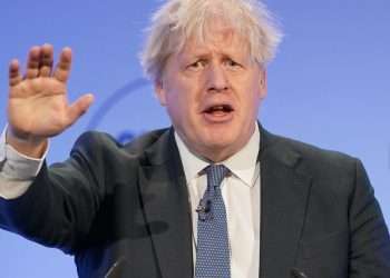 Tory minister calls for Boris Johnson to make shock comeback into government
