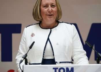 Ministers break rank to call for defence cash