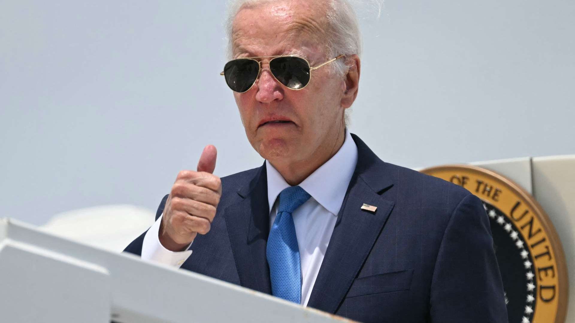 Joe Biden gives thumbs up & says he’s well as he’s seen for 1st time since dropping out & after negative Covid test