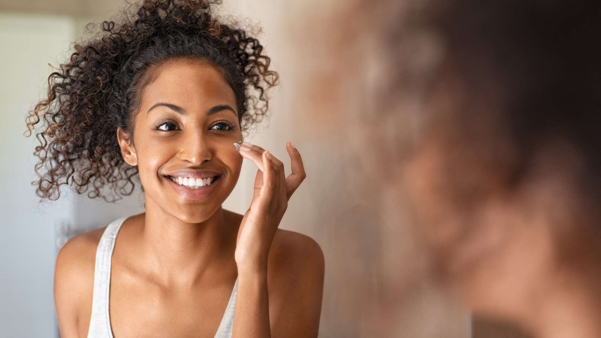 The science behind why you look hotter in the mirror than in pictures and how your phone camera is distorting your face