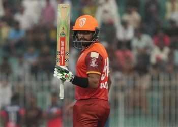 'Let him play 40 overs' … Sarfaraz Ahmed trolls and Babar Azam hits 30th century