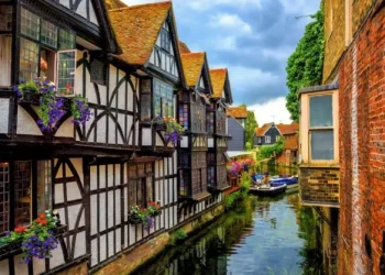 Kent Online publisher Iliffe rolls out metered paywalls across group