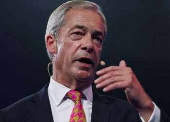 Labour would lose 200 seats and almost a third to REFORM if election held today, poll shows