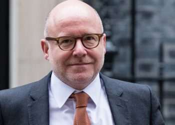 Pressure mounts on Attorney General over past battles to block migrant deportations