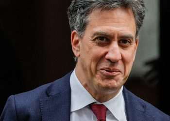 Ed Miliband’s ambitious pledge to deliver 650,000 green jobs to Britain slammed by Tony Blair