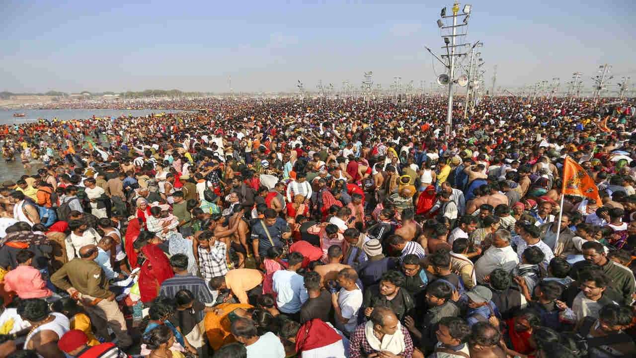 Mahakumbh Mela Mahashivaratri last day, devotees and devotees