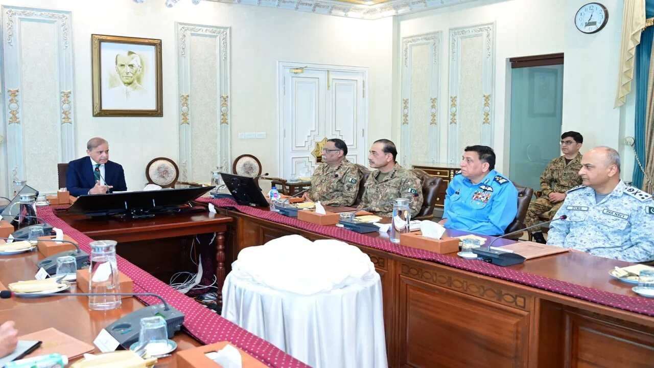 Immediately after Modi’s firm determination on retaliation, the NSC seat was held immediately after the NSC meeting, Army Chief Munir was shown.