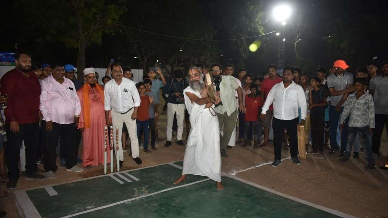 The Unity Cricket Cup Tournament was launched by the Commissioner of Police and Mahant Dilipadas Maharaj of Jagannath Temple