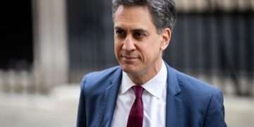 Ed Miliband sparks fears of ‘boiler ban by backdoor’ as he prepares to shun gas for heating homes