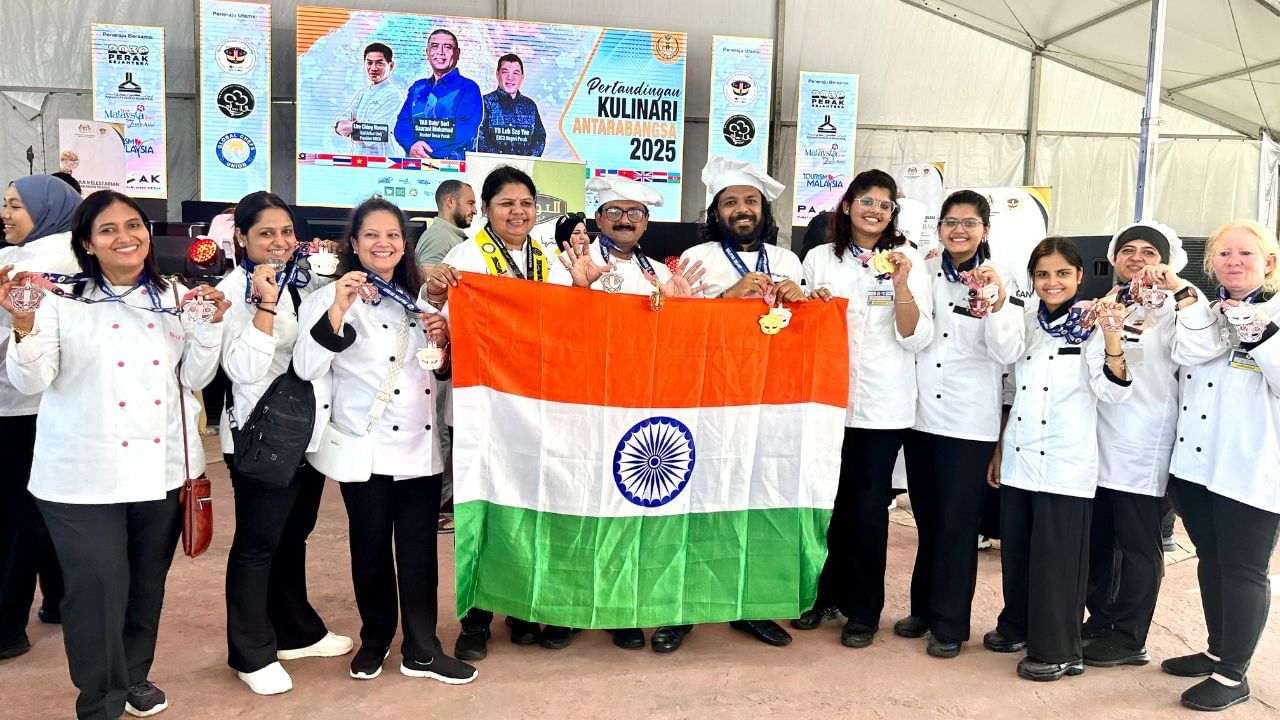 Gold medals in Malaysia, “Garvi Gujarati Thali” as well as “World Peace” Machtail was shocked by the taste of Gujarati food.