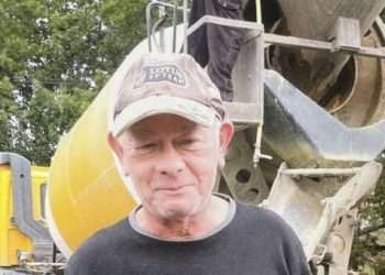 Grandad, 63, choked to death on chunk of steak after medic arrived with broken defibrillator