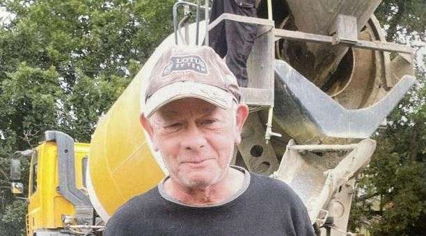 Grandad, 63, choked to death on chunk of steak after medic arrived with broken defibrillator