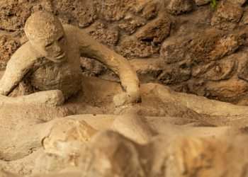 Pompeii bombshell reveals Romans moved BACK to ruined city after it was destroyed as stunning evidence of life found