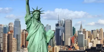 US news giants grow revenue despite AI-driven turmoil