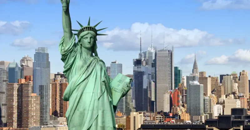 US news giants grow revenue despite AI-driven turmoil