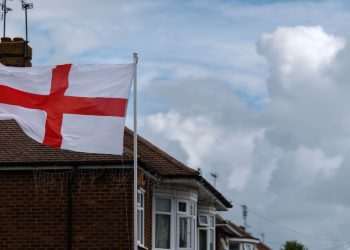 England flags can be ‘put up anywhere’, Home Secretary insists after two councils sparked fury by tearing them down