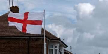 England flags can be ‘put up anywhere’, Home Secretary insists after two councils sparked fury by tearing them down