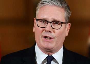 Turmoil in No10 as desperate Keir Starmer kicks off reshuffle amid dire polls, Farage threat & failing economy