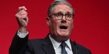 Keir Starmer blames Brexit for Channel migrant crisis and labels small boats ‘Farage Boats’ in fresh attack