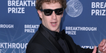 News publishers file criminal complaint against Mark Zuckerberg over scam ads