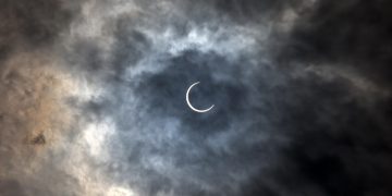 Zany climate warriors cook up Bond-villain style plan to blot out the SUN with millions of tons of mysterious particles