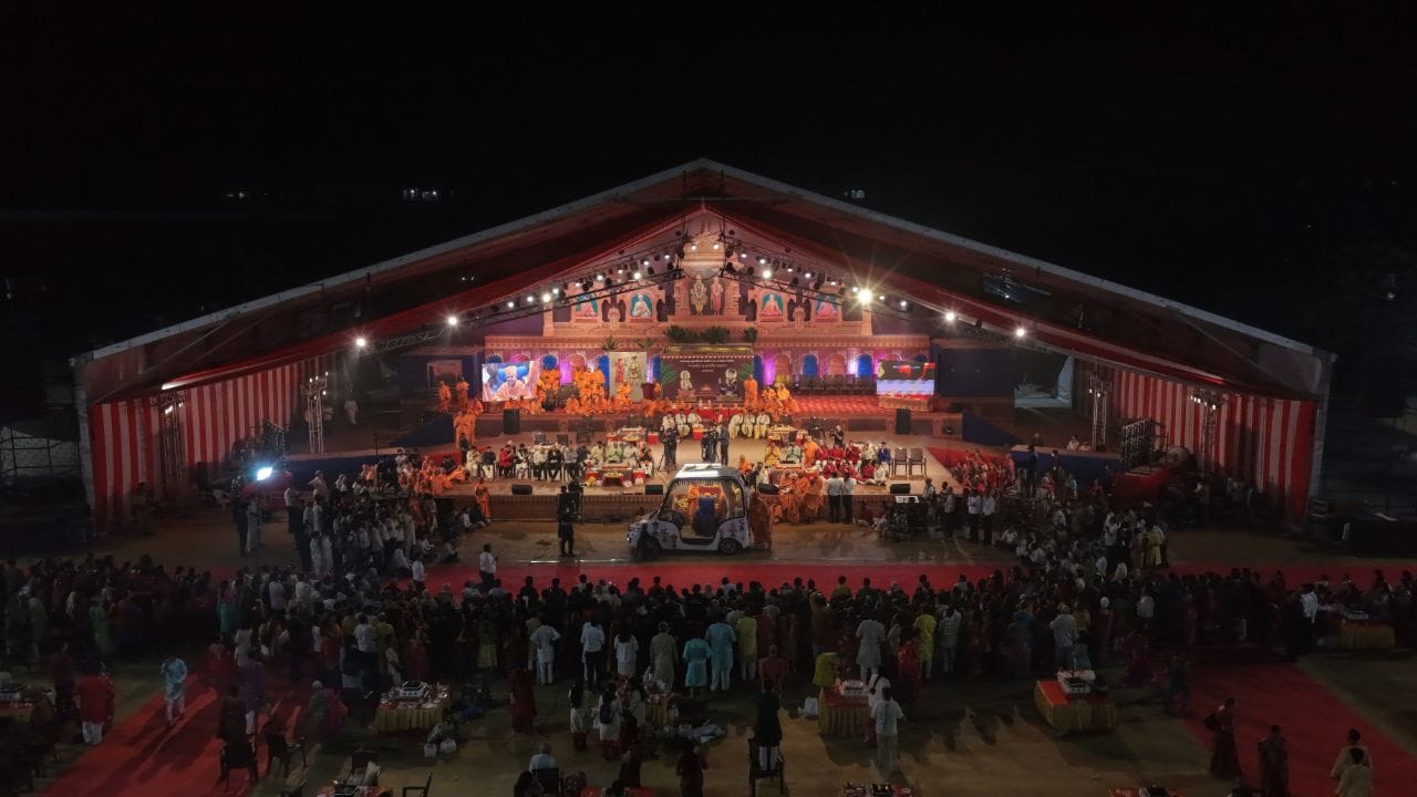 Ahmedabad: Grand 'Vishwashanti Satsang Deeksha Mahayag' organized by BAPS Swaminarayan Mandir Shahibaug