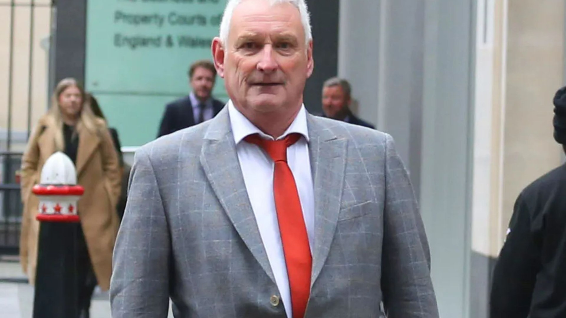 Builder cut from mum’s £5m will sues sister after she ‘splurged family fortune on posh meals and lavish Savoy wedding’