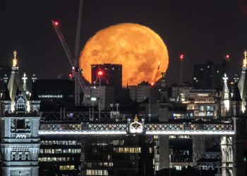 First supermoon of 2026 TONIGHT as trick for best view of lunar spectacle revealed & truth behind ‘wolf moon’ name