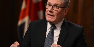 Fury over ‘Brexit betrayal’ as Keir Starmer pledges ‘closer alignment’ with EU rules