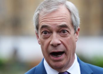 Sir Keir Starmer’s Chagos deal on brink of collapse after Nigel Farage helped trigger U-turn