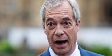 Sir Keir Starmer’s Chagos deal on brink of collapse after Nigel Farage helped trigger U-turn