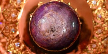 Stunning ‘Purple Star Sapphire’ worth ‘up to £300 MILLION’ weighing 3,500 carats found – and may be world’s biggest
