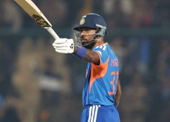 T20 World Cup Breaking: Hardik Pandya points at his neck after scoring fifty, know why