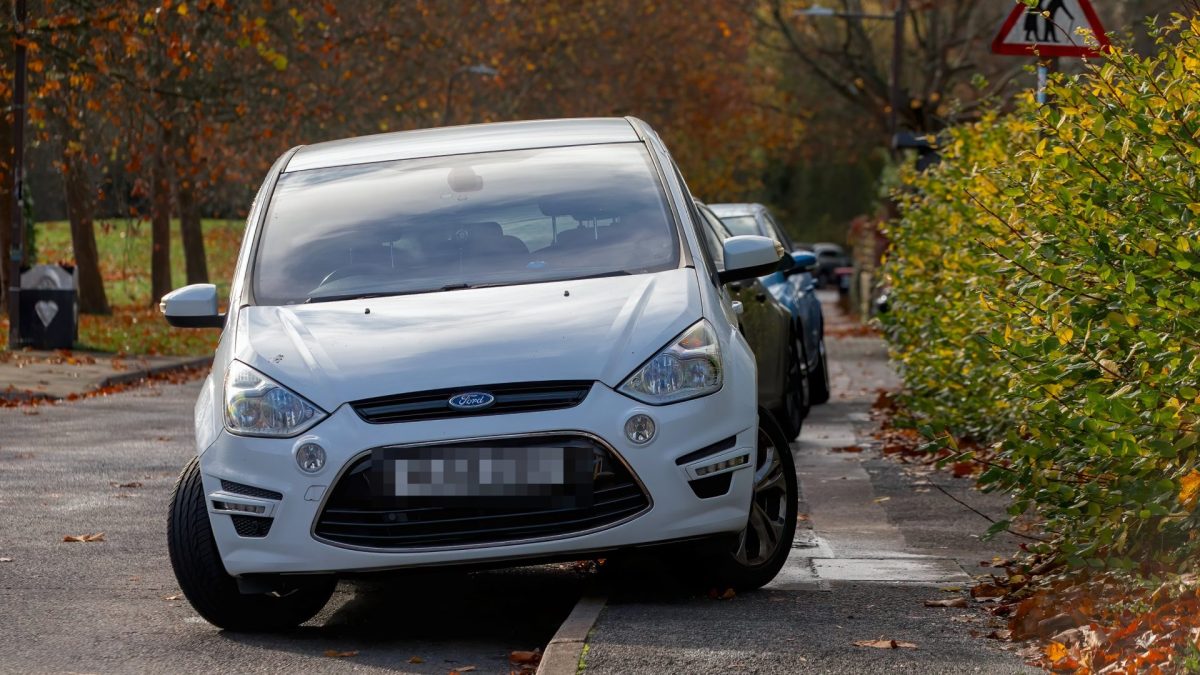 Drivers who park on pavements face £100 fines
