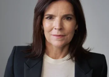 WSJ editor Emma Tucker on how title grew digital subs by a third to 4.3m WSJ editor Emma Tucker on how title grew digital subs by a third to 4.3m